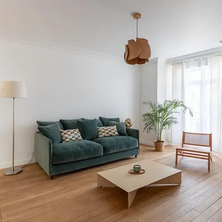 L2 Arena Gare Centre Apartman *